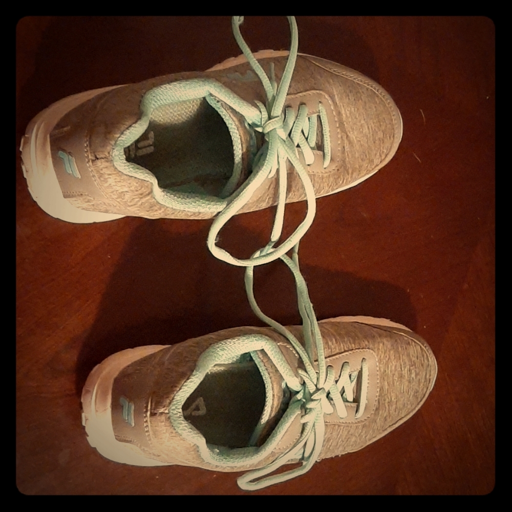 Fila's Size 5 shoes